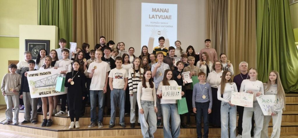 Ropažu novada skolu 4-8.klašu erudītu viktorīna “Manai Latvijai”